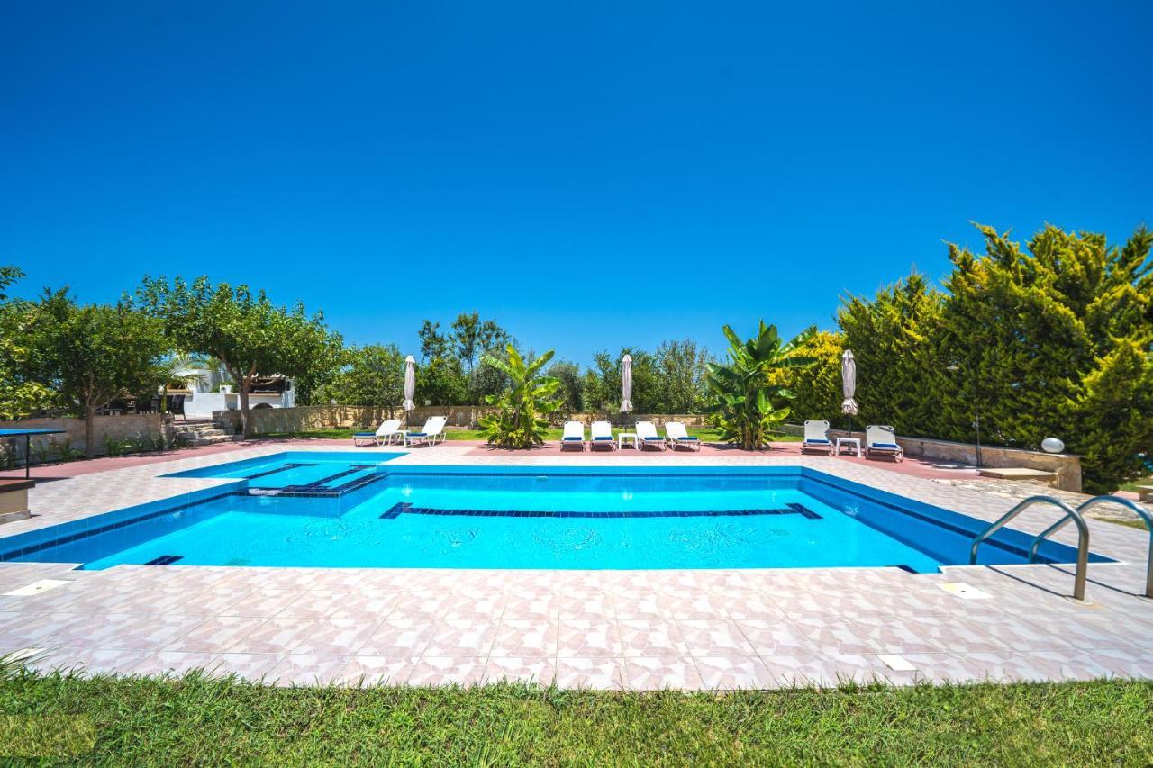 Villas Louloudaki Λούτρα Εξωτερικό φωτογραφία