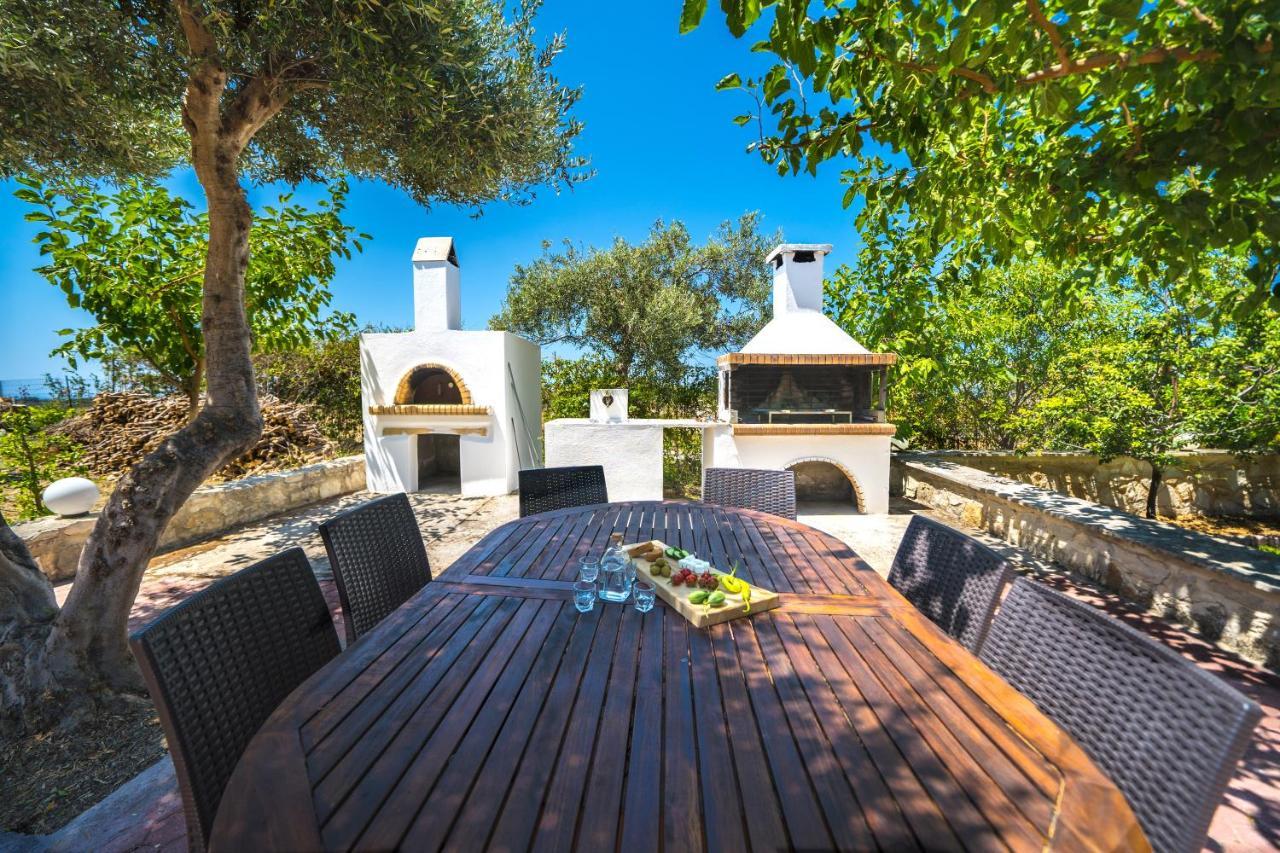 Villas Louloudaki Λούτρα Εξωτερικό φωτογραφία