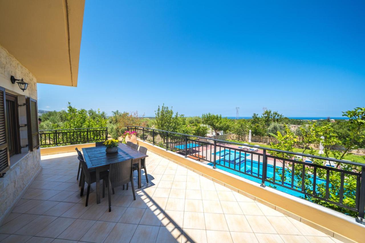 Villas Louloudaki Λούτρα Εξωτερικό φωτογραφία