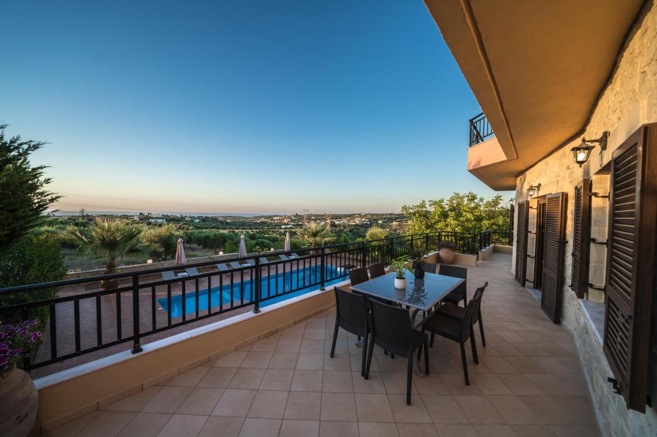 Villas Louloudaki Λούτρα Εξωτερικό φωτογραφία
