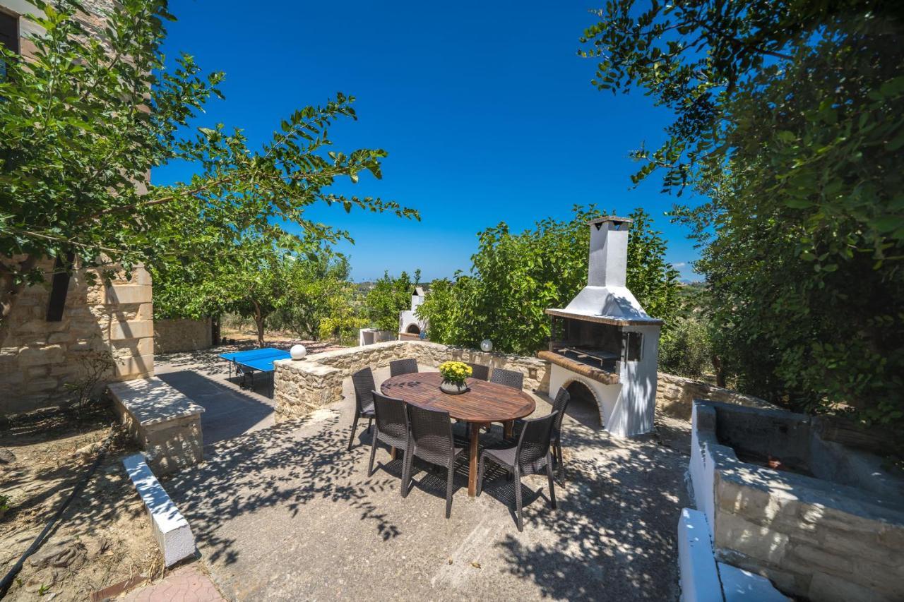 Villas Louloudaki Λούτρα Εξωτερικό φωτογραφία