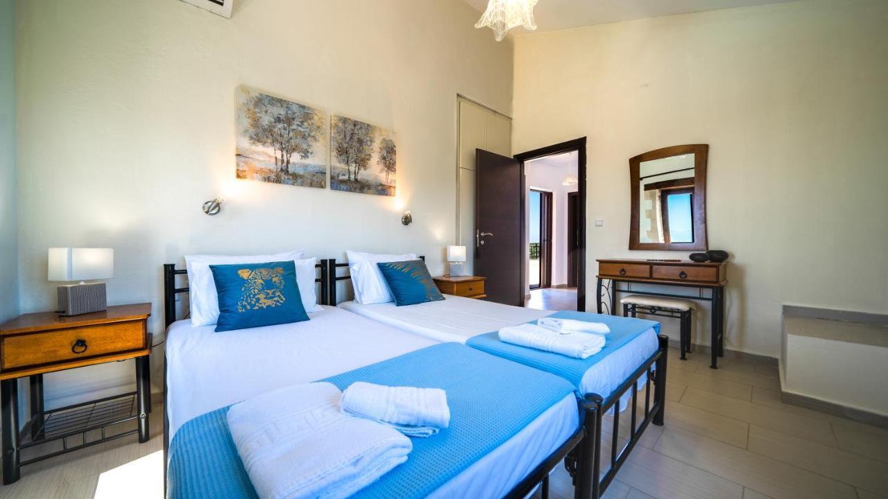 Villas Louloudaki Λούτρα Εξωτερικό φωτογραφία