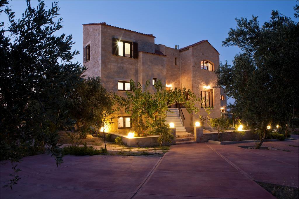 Villas Louloudaki Λούτρα Δωμάτιο φωτογραφία